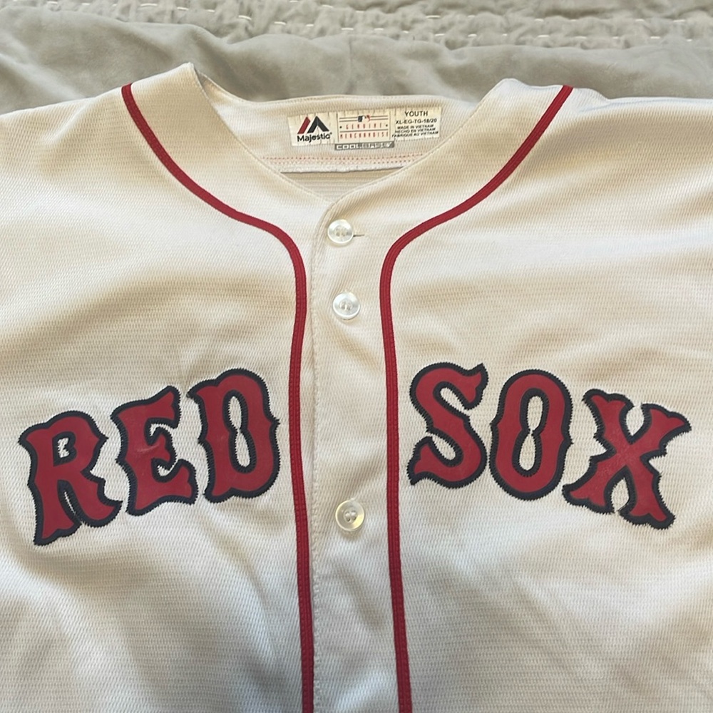 Majestic boys Mookie Betts Red Sox jersey from 2019 - Picture 2 of 7